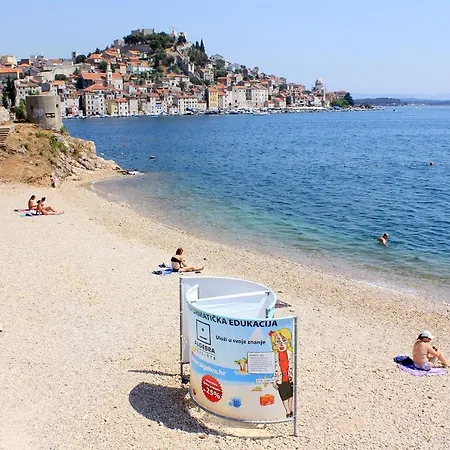 Seaside Holiday House Sibenik - 6635 Holiday home *